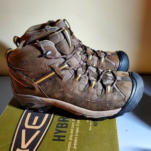 KEEN Tarheel II Mid Mens size 9